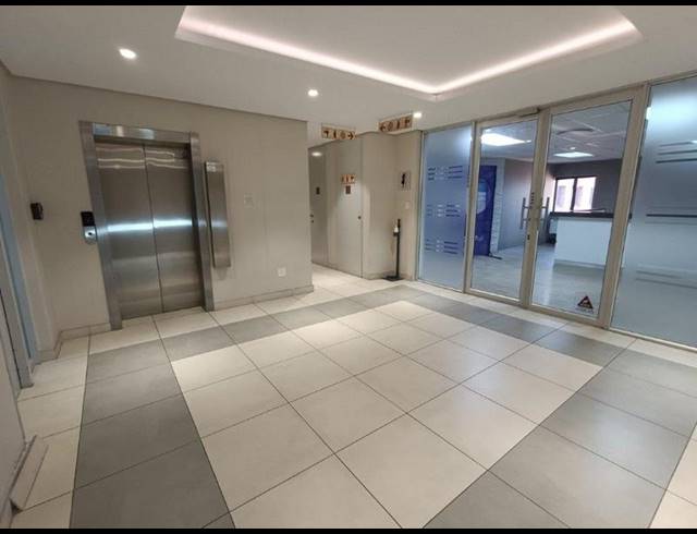 BUSINESS PROPERTY TO RENT IN CONSTANTIA KLOOF